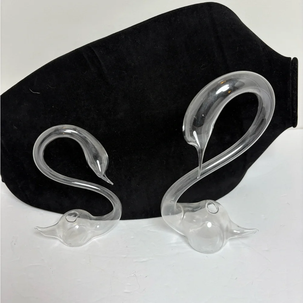 Vintage Pair of Delicate Clear Glass Swan Bud or Propagation Vases